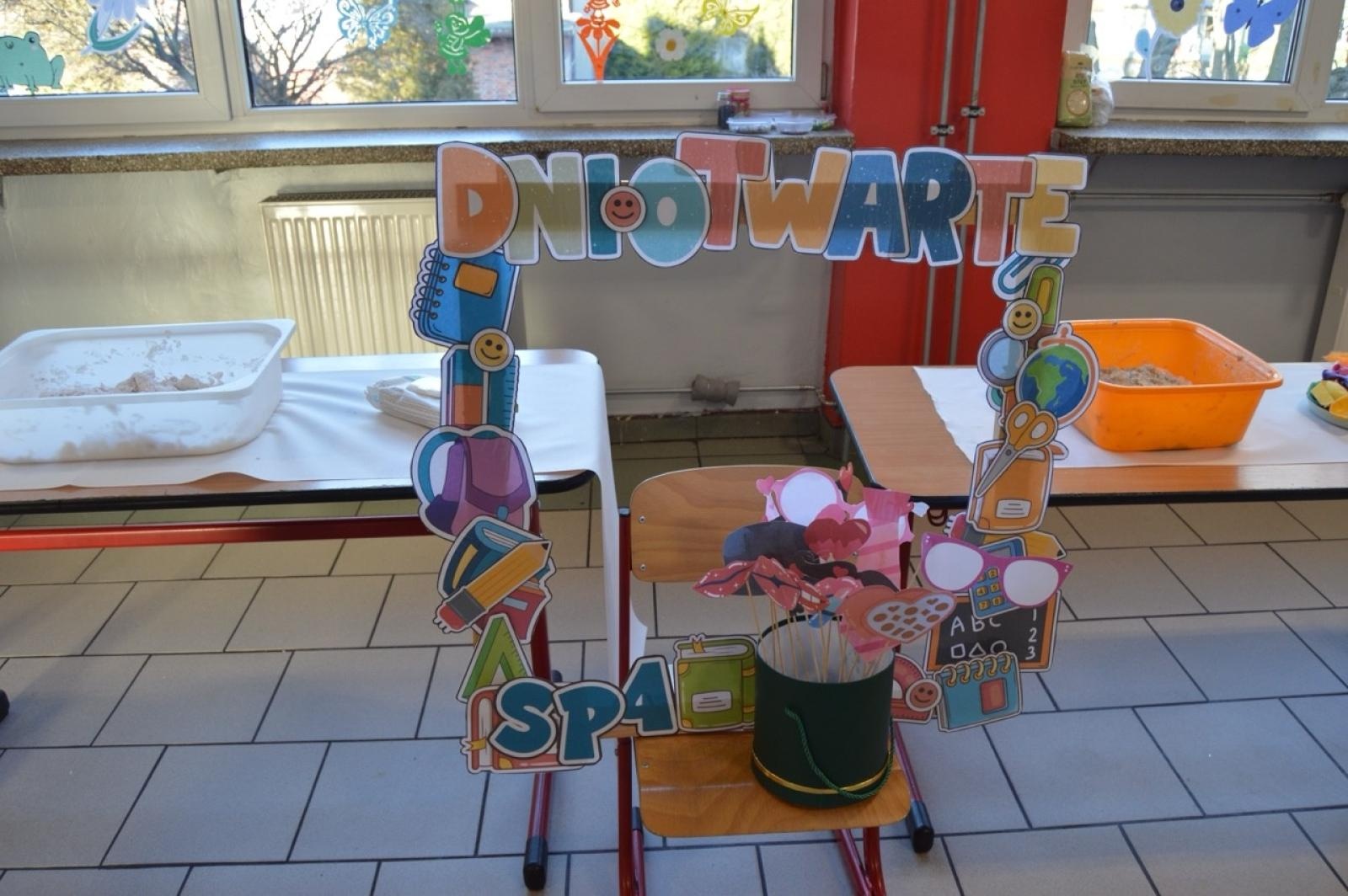 Zdjęcie w galerii na portalu naszraciborz.pl: Rozwiń skrzydła w SP4 – dzień otwarty dla przyszłych uczniów wiadomości z regionu