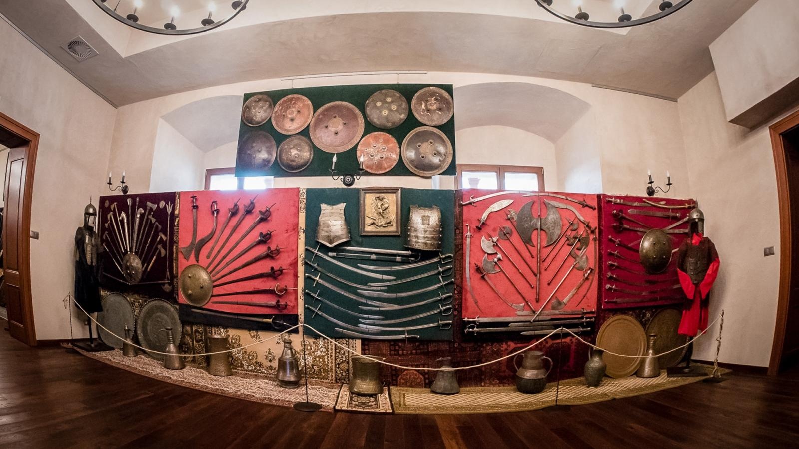 Zdjęcie w galerii na portalu naszraciborz.pl: Broń Wschodu. Raciborski zamek przenosi w czasy z trylogii Sienkiewicza wiadomości z regionu