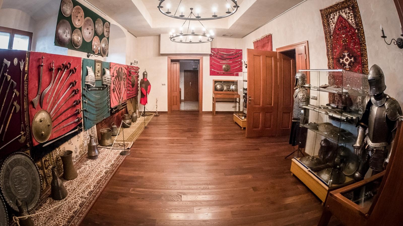 Zdjęcie w galerii na portalu naszraciborz.pl: Broń Wschodu. Raciborski zamek przenosi w czasy z trylogii Sienkiewicza wiadomości z regionu