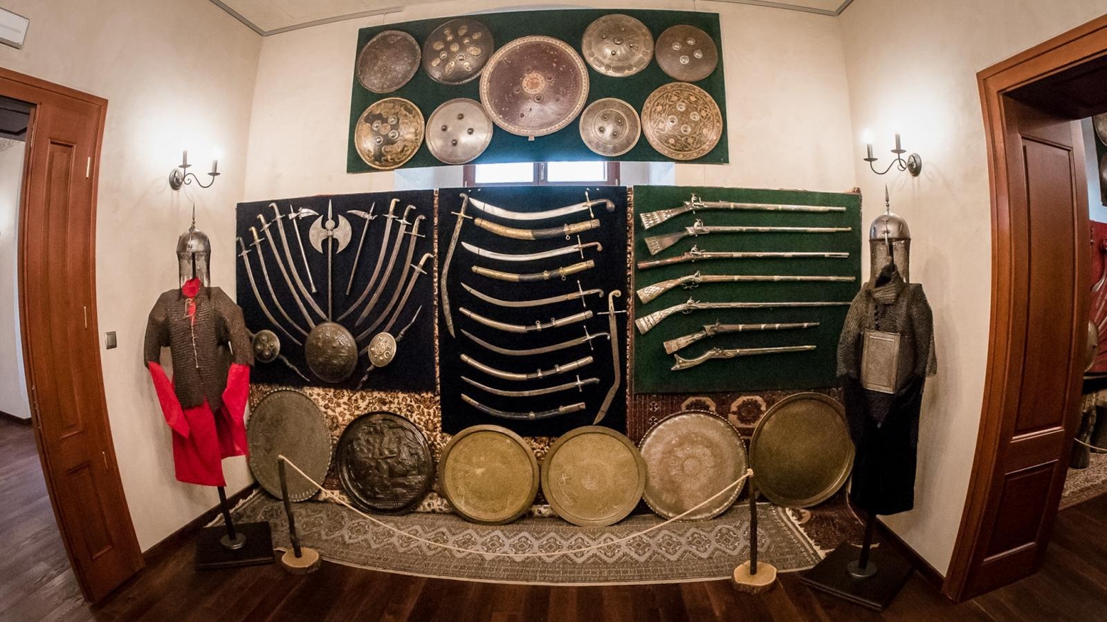 Zdjęcie w galerii na portalu naszraciborz.pl: Broń Wschodu. Raciborski zamek przenosi w czasy z trylogii Sienkiewicza wiadomości z regionu