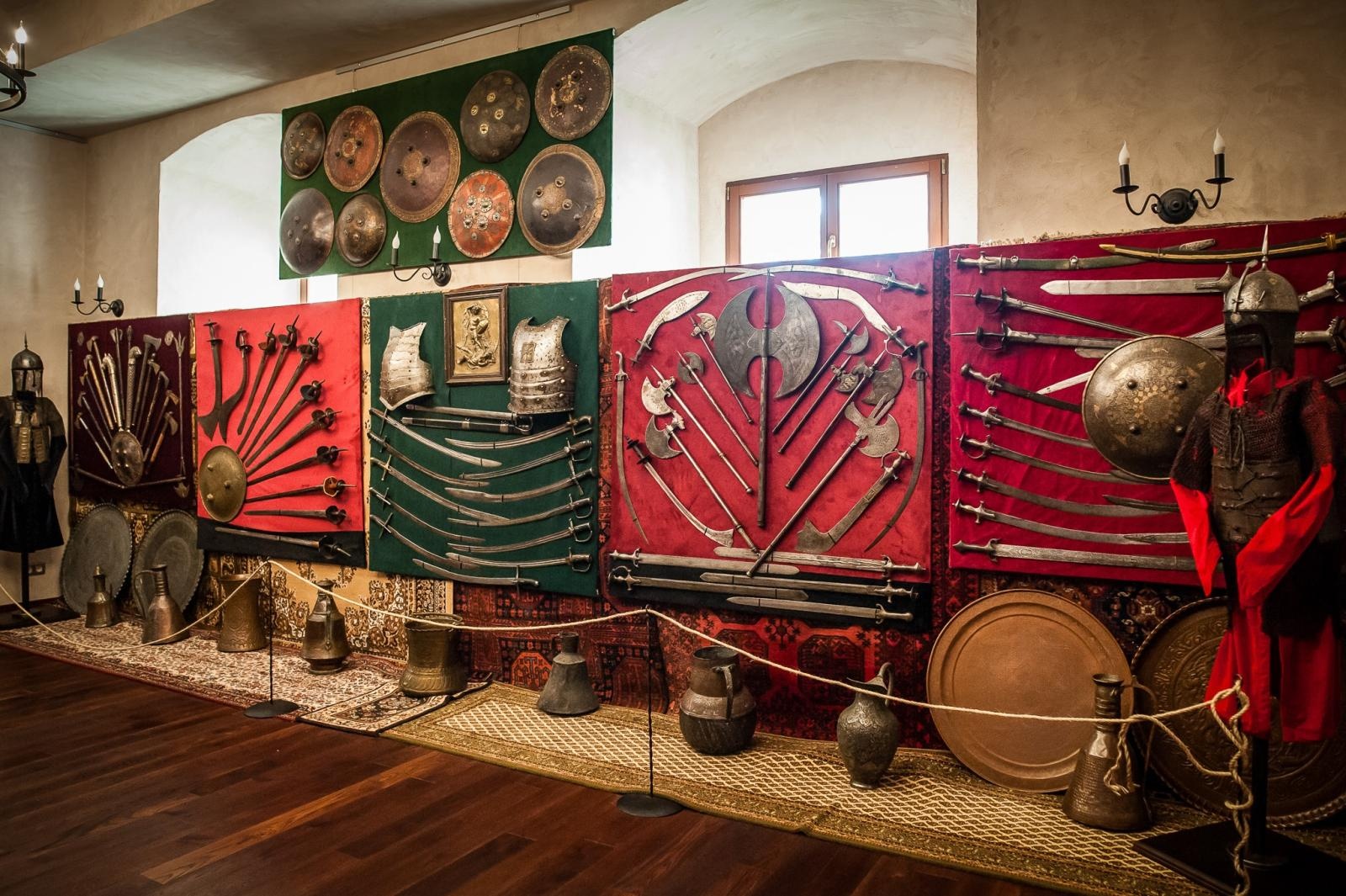 Zdjęcie w galerii na portalu naszraciborz.pl: Broń Wschodu. Raciborski zamek przenosi w czasy z trylogii Sienkiewicza wiadomości z regionu