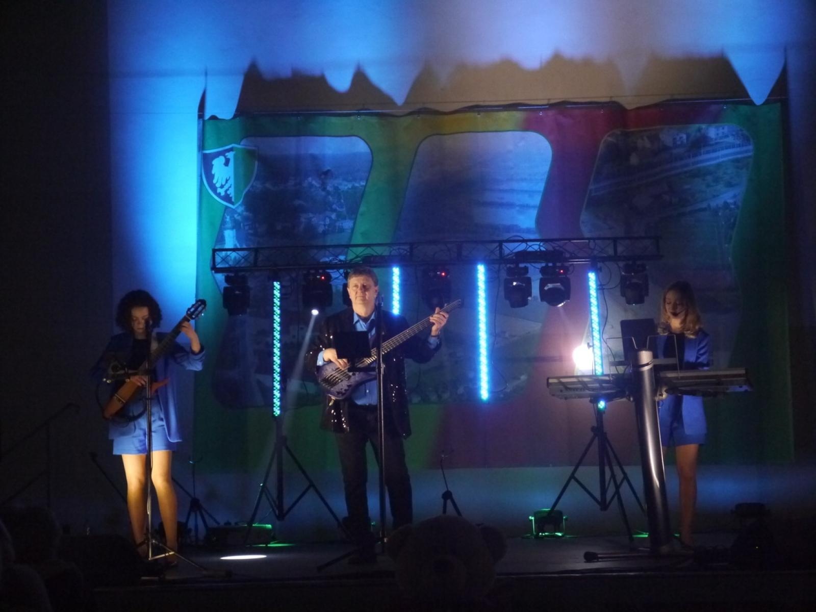 Zdjęcie w galerii na portalu naszraciborz.pl: Muzyka i solidarność dla Patryka – wyjątkowy koncert charytatywny w Nędzy wiadomości z regionu