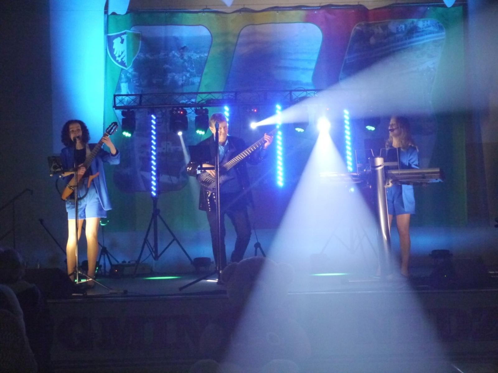 Zdjęcie w galerii na portalu naszraciborz.pl: Muzyka i solidarność dla Patryka – wyjątkowy koncert charytatywny w Nędzy wiadomości z regionu