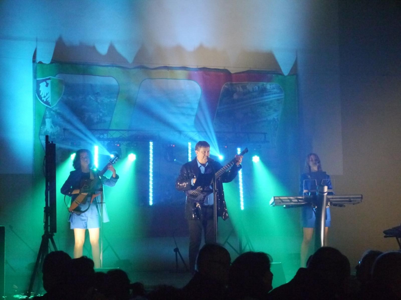 Zdjęcie w galerii na portalu naszraciborz.pl: Muzyka i solidarność dla Patryka – wyjątkowy koncert charytatywny w Nędzy wiadomości z regionu