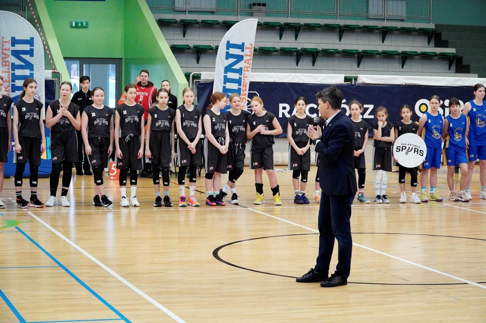Zdjęcie w galerii na portalu naszraciborz.pl: Emocjonujący Turniej Jr. NBA Polska Girls w Arenie Rafako OSiR Racibórz wiadomości z regionu