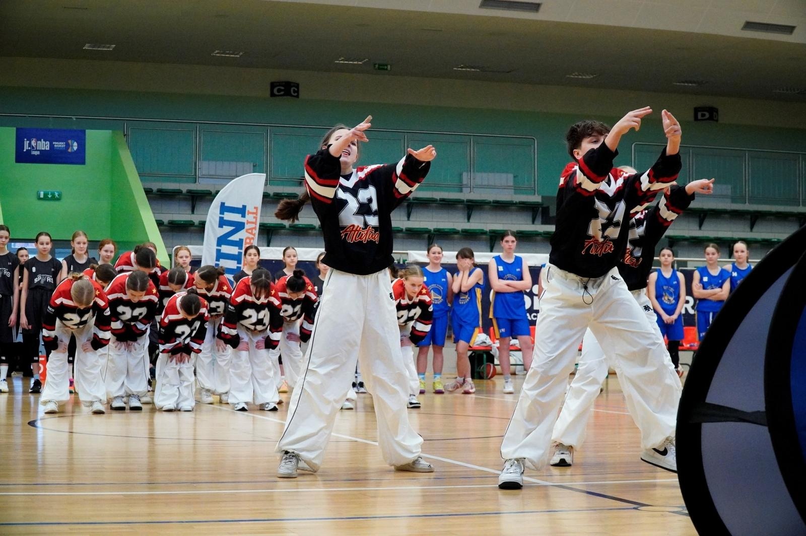 Zdjęcie w galerii na portalu naszraciborz.pl: Emocjonujący Turniej Jr. NBA Polska Girls w Arenie Rafako OSiR Racibórz wiadomości z regionu