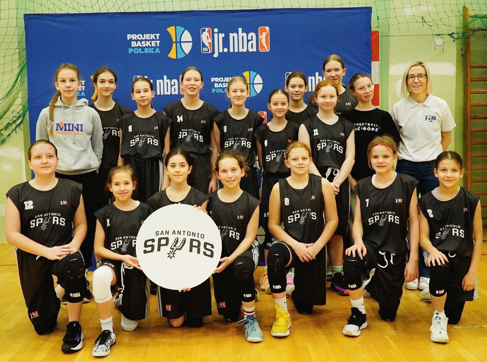 Zdjęcie w galerii na portalu naszraciborz.pl: Emocjonujący Turniej Jr. NBA Polska Girls w Arenie Rafako OSiR Racibórz wiadomości z regionu