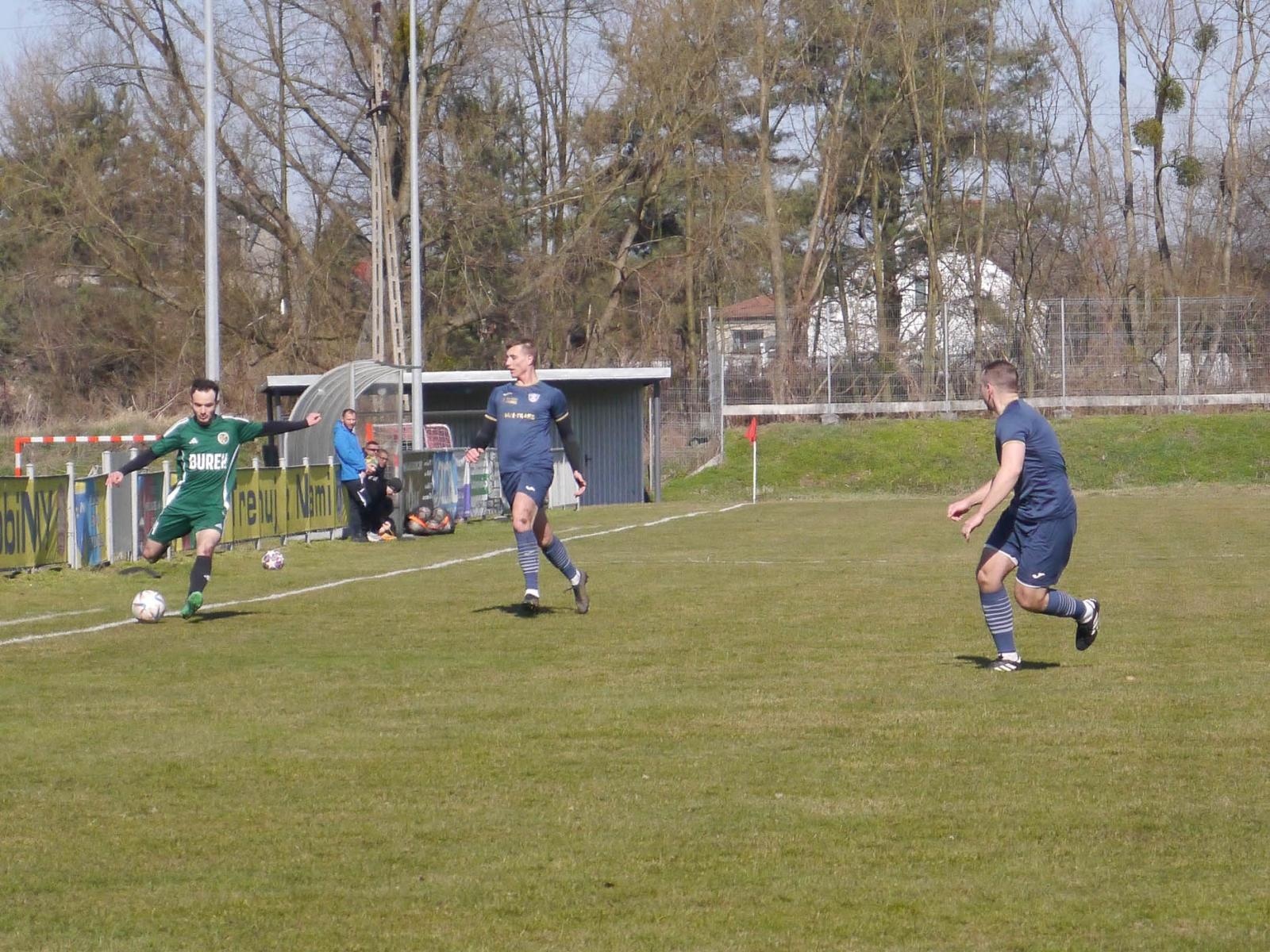 Zdjęcie w galerii na portalu naszraciborz.pl: Dobra passa Nędzy trwa. Syrynia wiosną bez punktów [FOTO] wiadomości z regionu