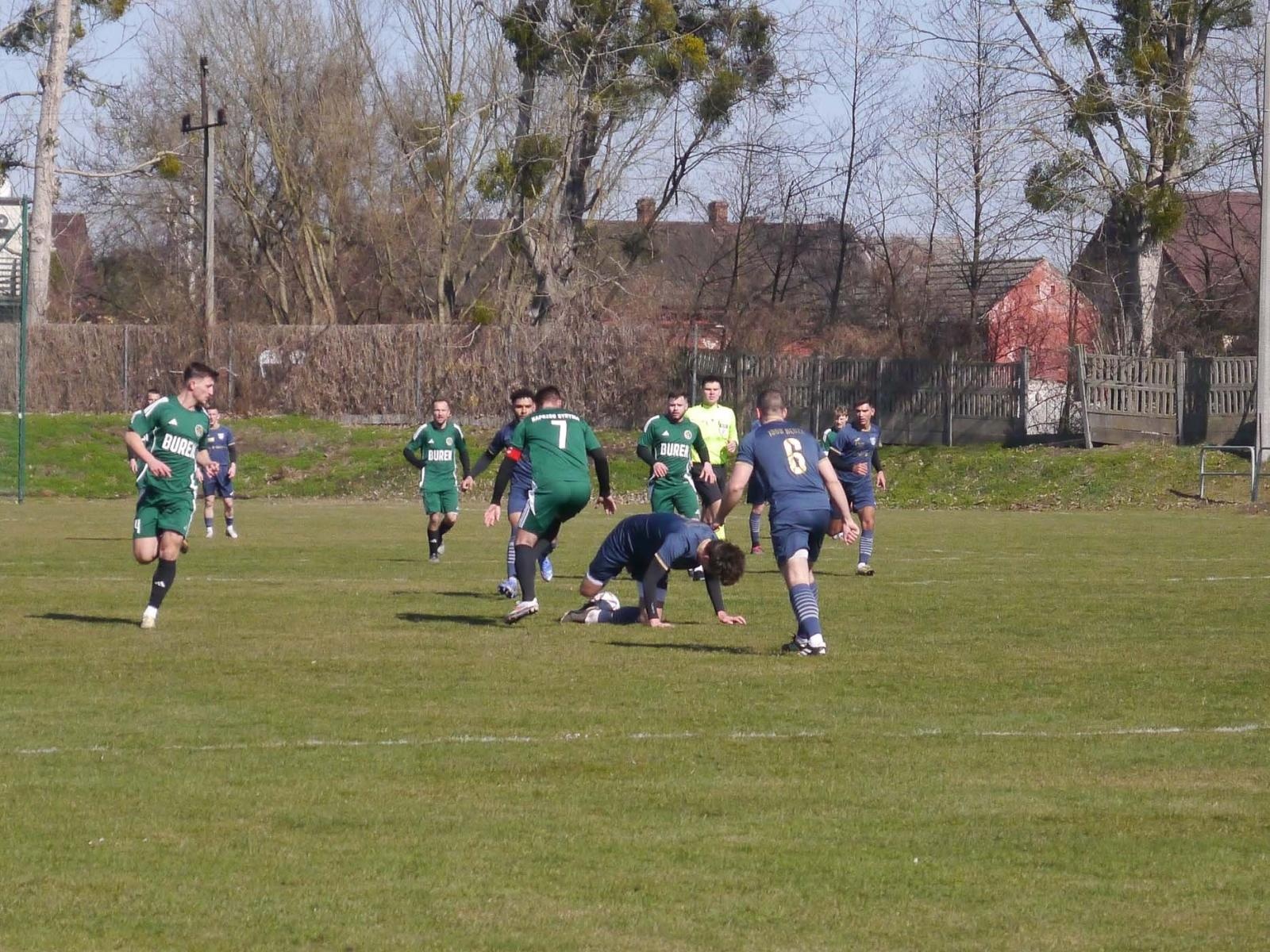 Zdjęcie w galerii na portalu naszraciborz.pl: Dobra passa Nędzy trwa. Syrynia wiosną bez punktów [FOTO] wiadomości z regionu