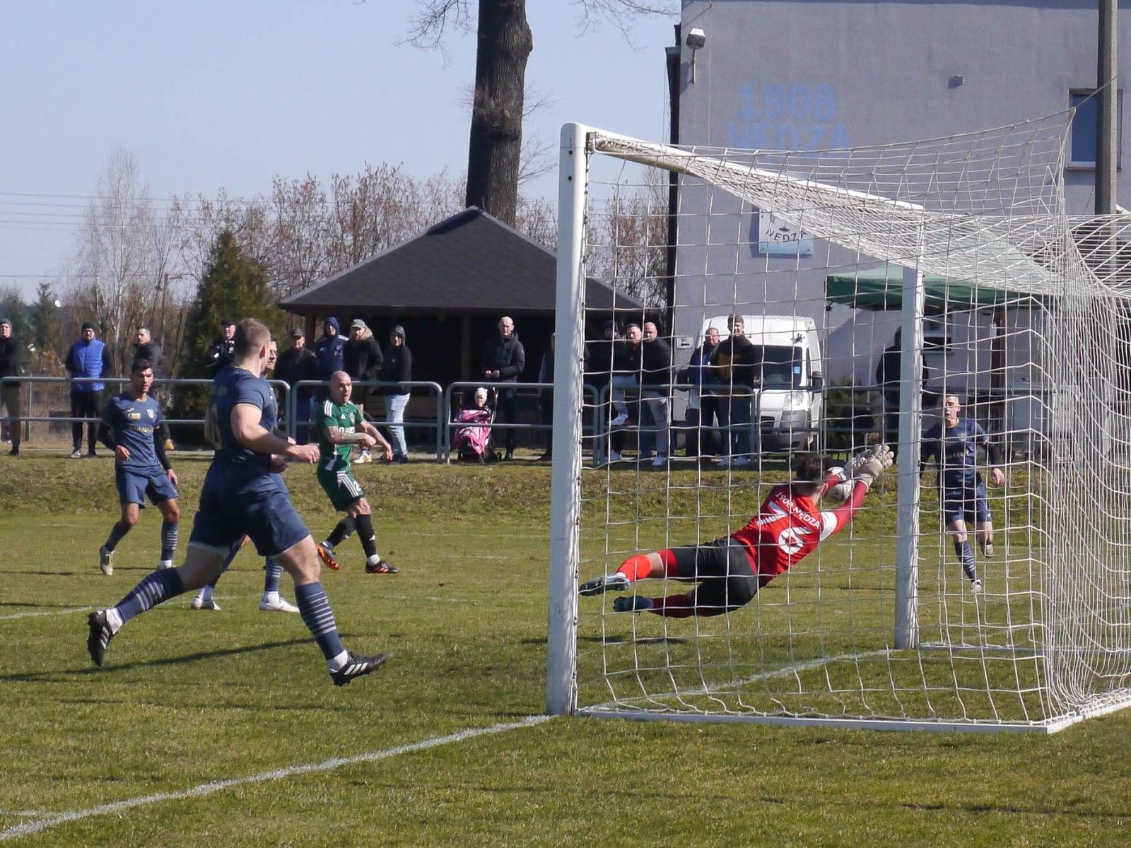 Zdjęcie w galerii na portalu naszraciborz.pl: Dobra passa Nędzy trwa. Syrynia wiosną bez punktów [FOTO] wiadomości z regionu