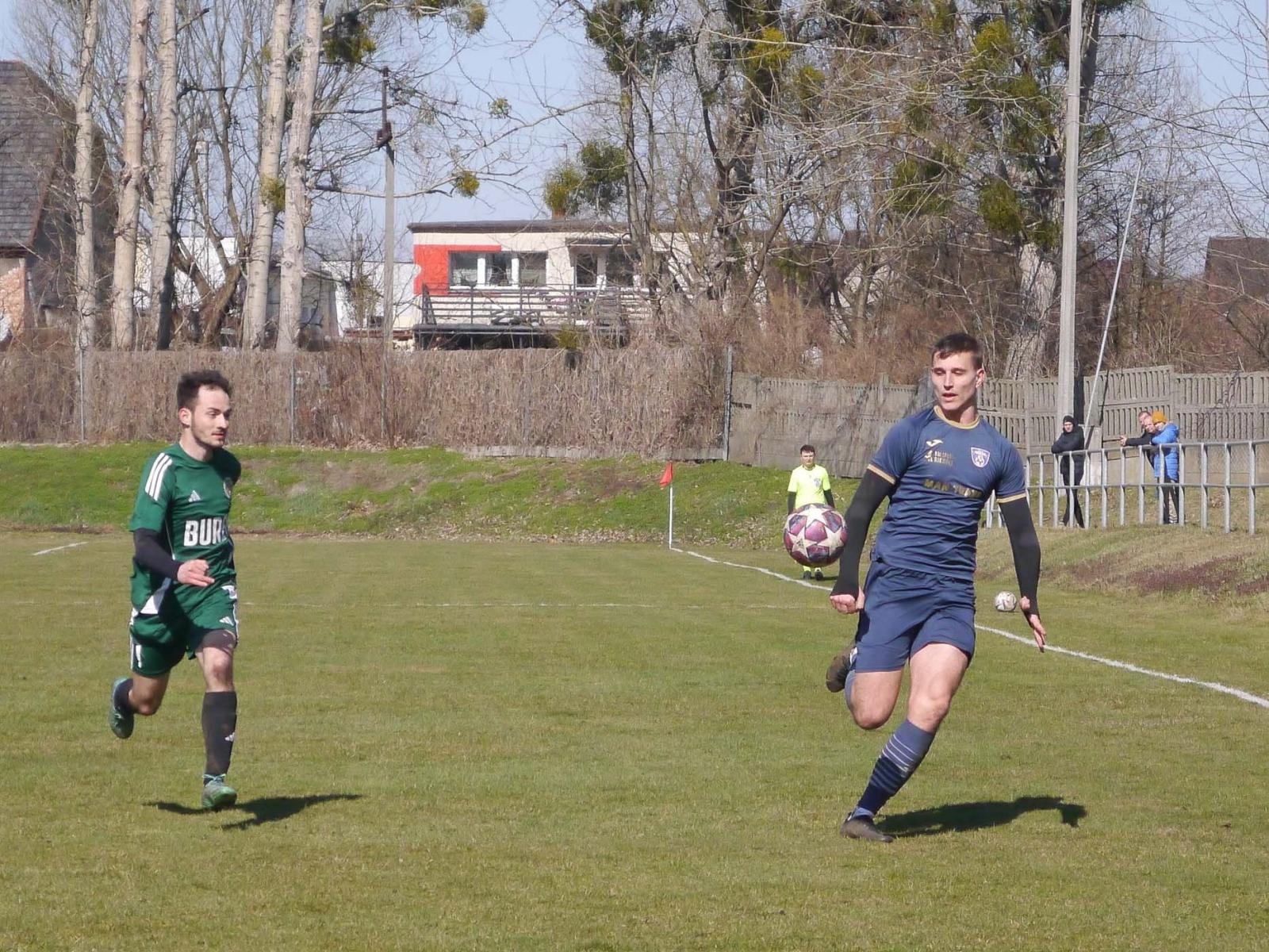 Zdjęcie w galerii na portalu naszraciborz.pl: Dobra passa Nędzy trwa. Syrynia wiosną bez punktów [FOTO] wiadomości z regionu
