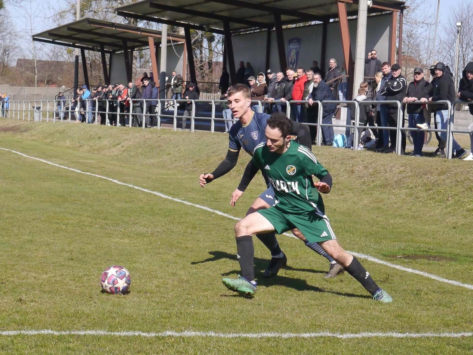Zdjęcie w galerii na portalu naszraciborz.pl: Dobra passa Nędzy trwa. Syrynia wiosną bez punktów [FOTO] wiadomości z regionu