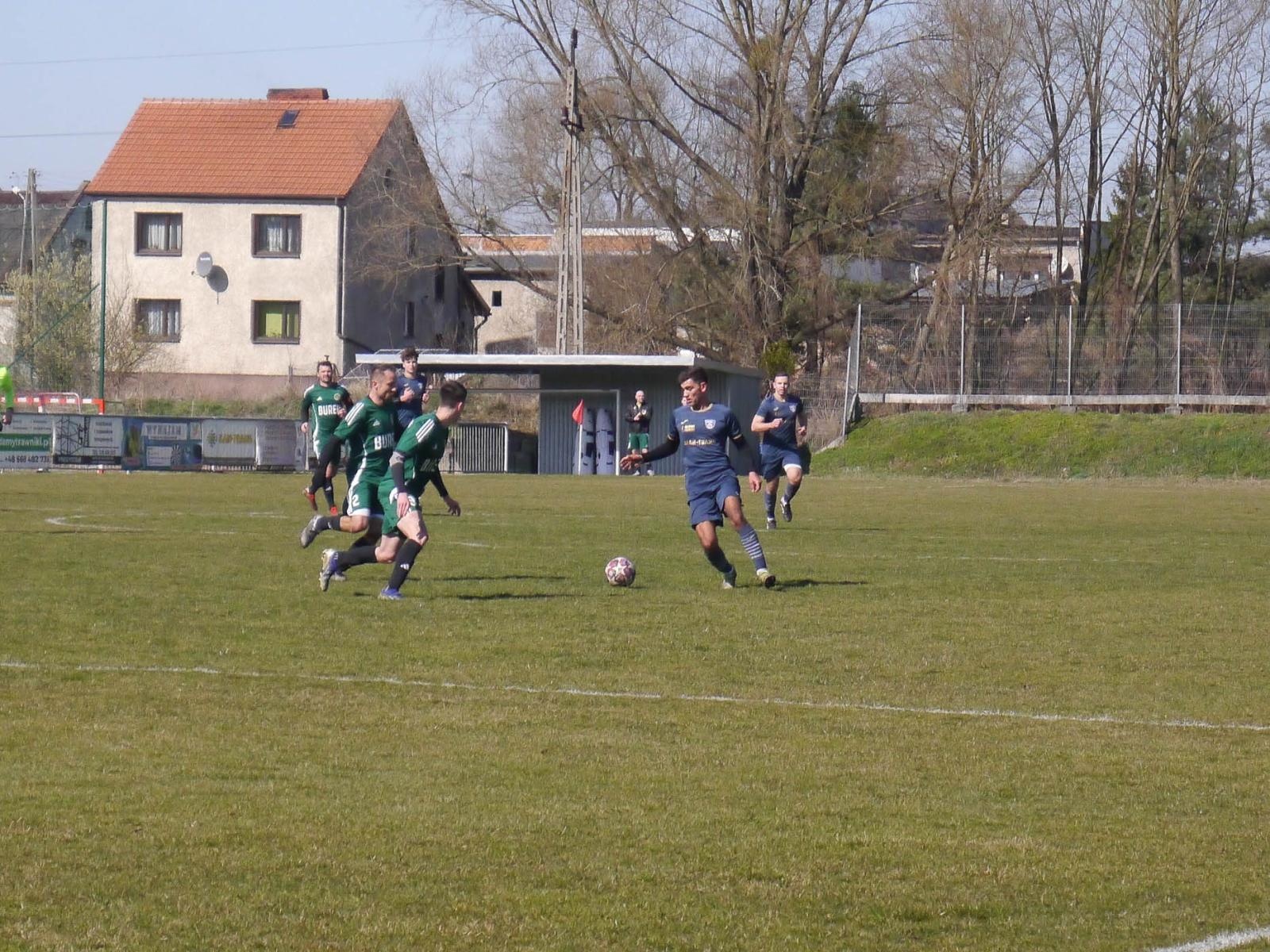 Zdjęcie w galerii na portalu naszraciborz.pl: Dobra passa Nędzy trwa. Syrynia wiosną bez punktów [FOTO] wiadomości z regionu