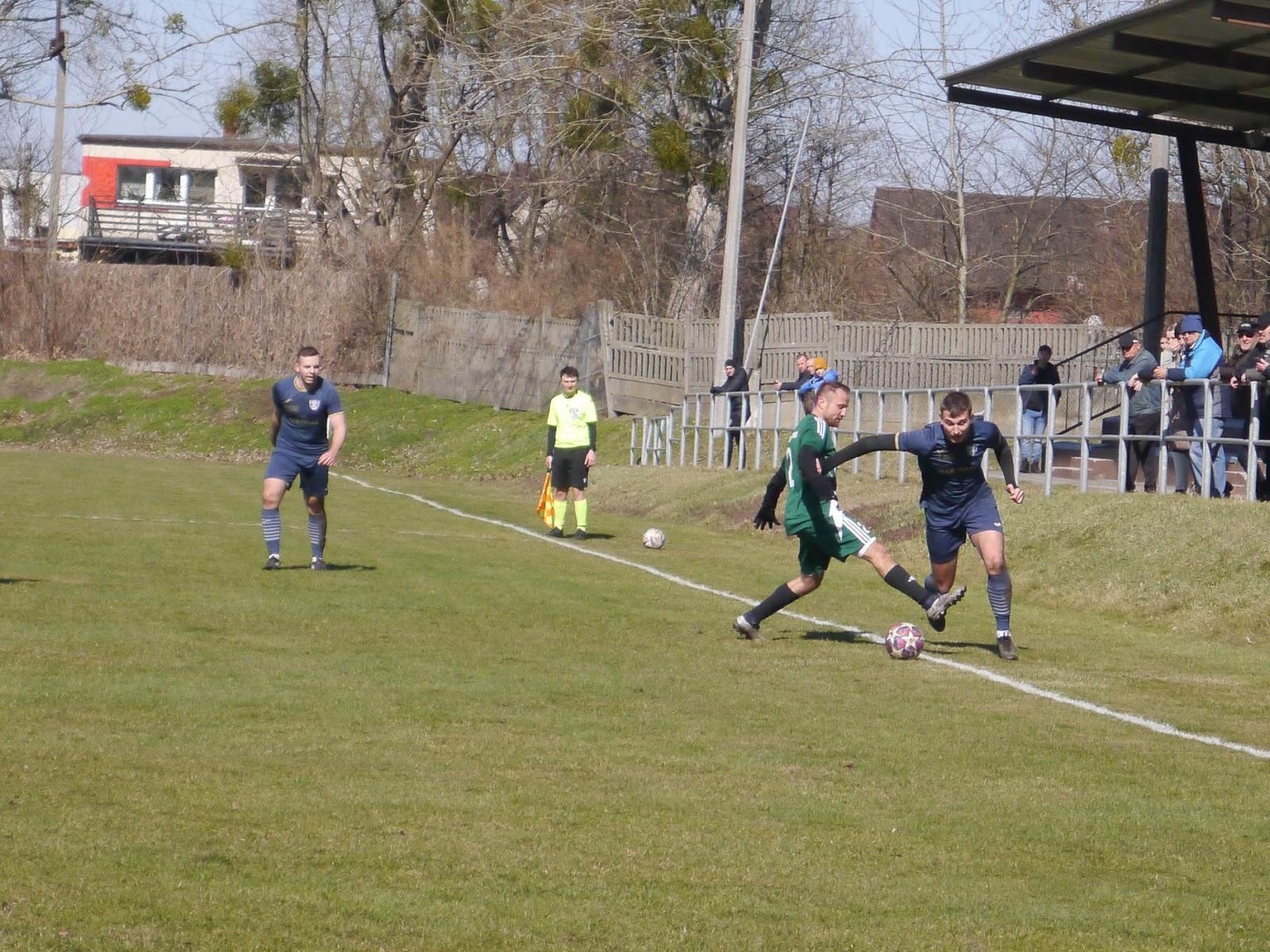Zdjęcie w galerii na portalu naszraciborz.pl: Dobra passa Nędzy trwa. Syrynia wiosną bez punktów [FOTO] wiadomości z regionu