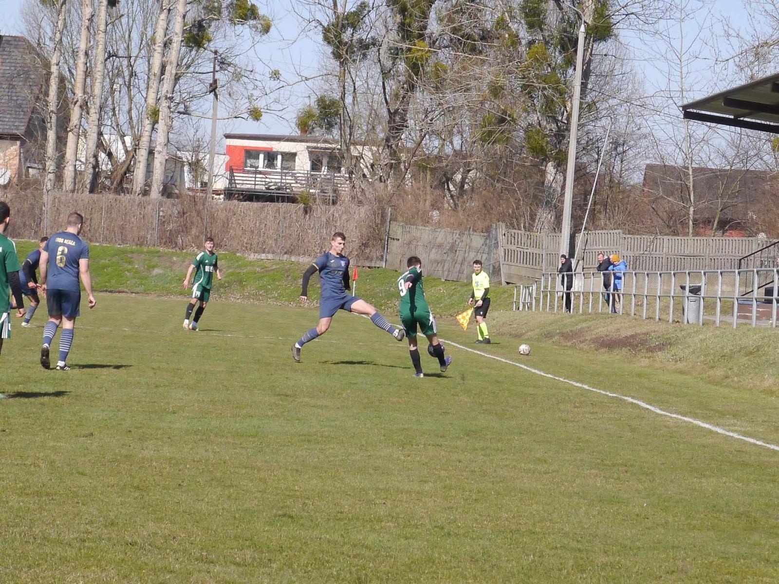 Zdjęcie w galerii na portalu naszraciborz.pl: Dobra passa Nędzy trwa. Syrynia wiosną bez punktów [FOTO] wiadomości z regionu