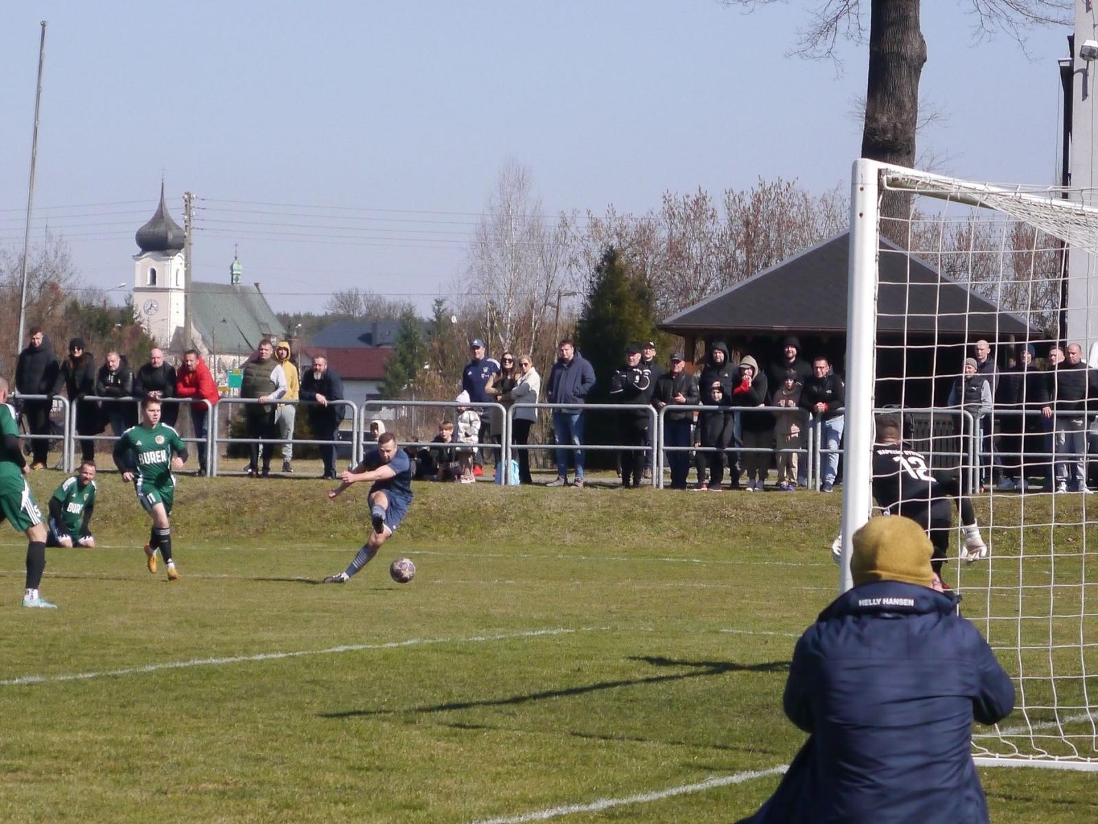 Zdjęcie w galerii na portalu naszraciborz.pl: Dobra passa Nędzy trwa. Syrynia wiosną bez punktów [FOTO] wiadomości z regionu