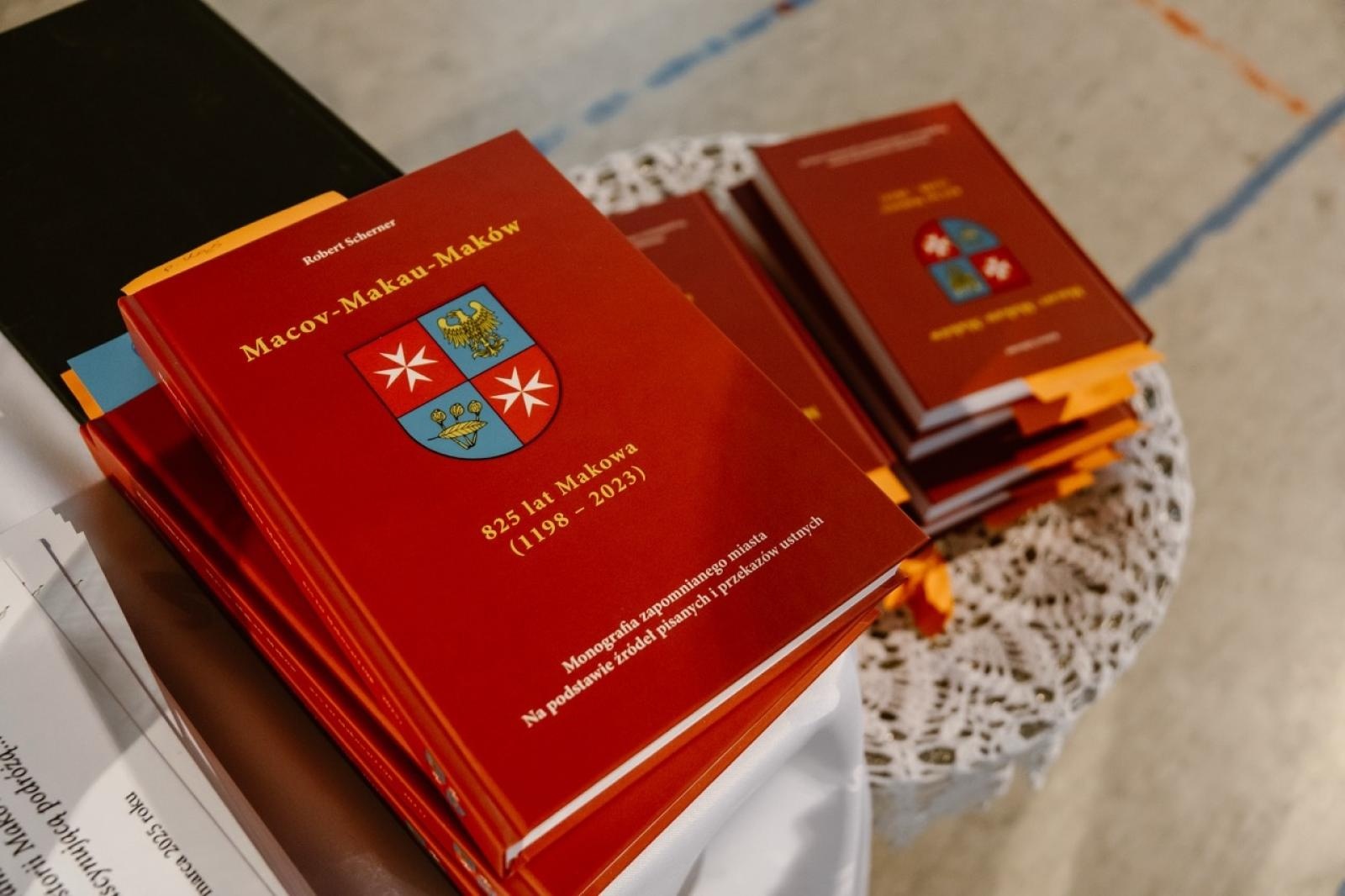 Zdjęcie w galerii na portalu naszraciborz.pl: Maków doczekał się monografii [FOTO] wiadomości z regionu