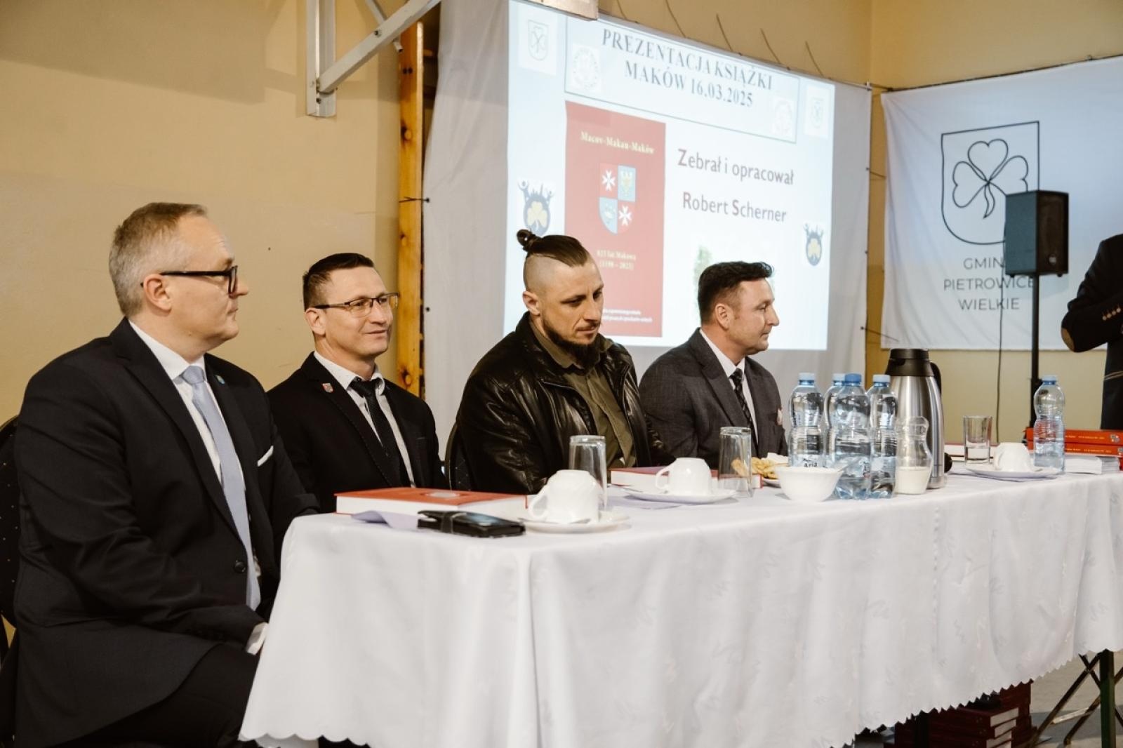 Zdjęcie w galerii na portalu naszraciborz.pl: Maków doczekał się monografii [FOTO] wiadomości z regionu