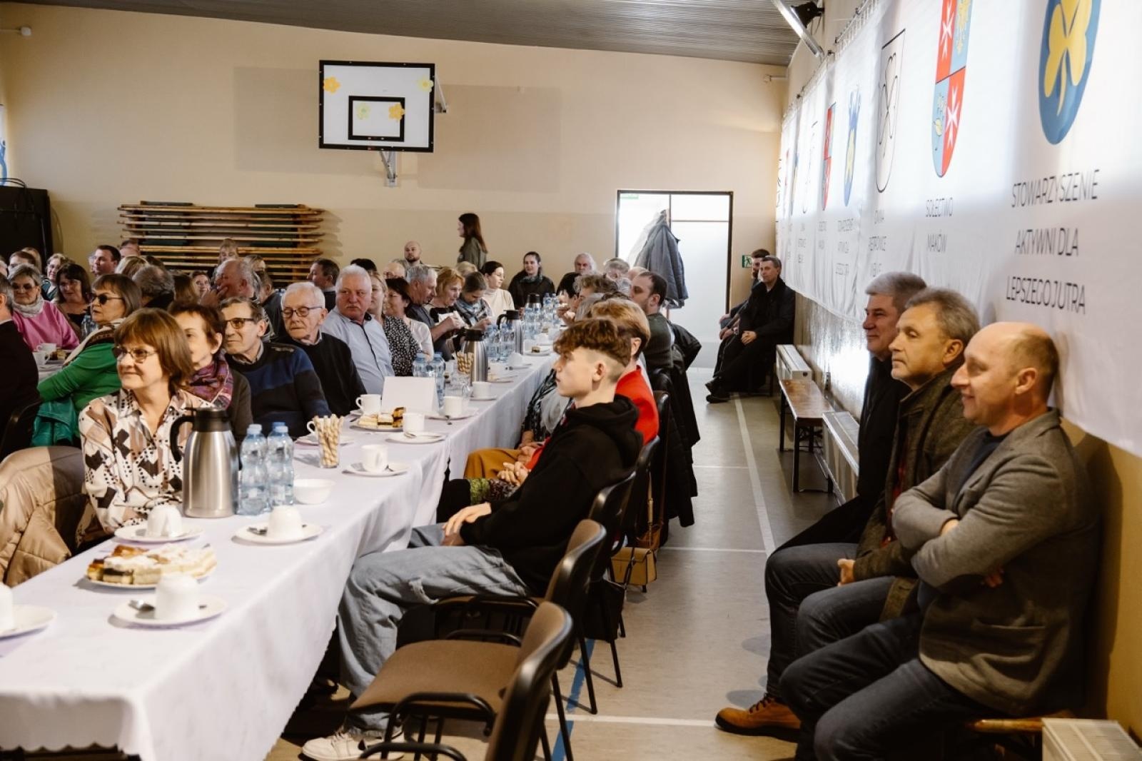 Zdjęcie w galerii na portalu naszraciborz.pl: Maków doczekał się monografii [FOTO] wiadomości z regionu