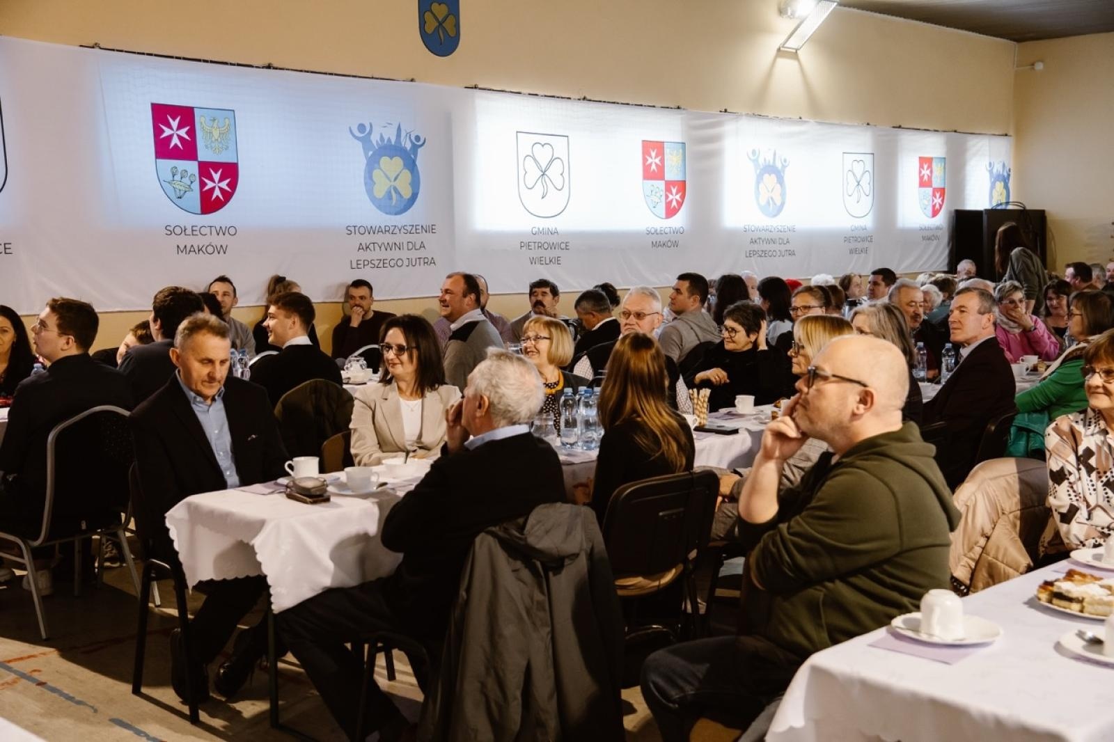 Zdjęcie w galerii na portalu naszraciborz.pl: Maków doczekał się monografii [FOTO] wiadomości z regionu