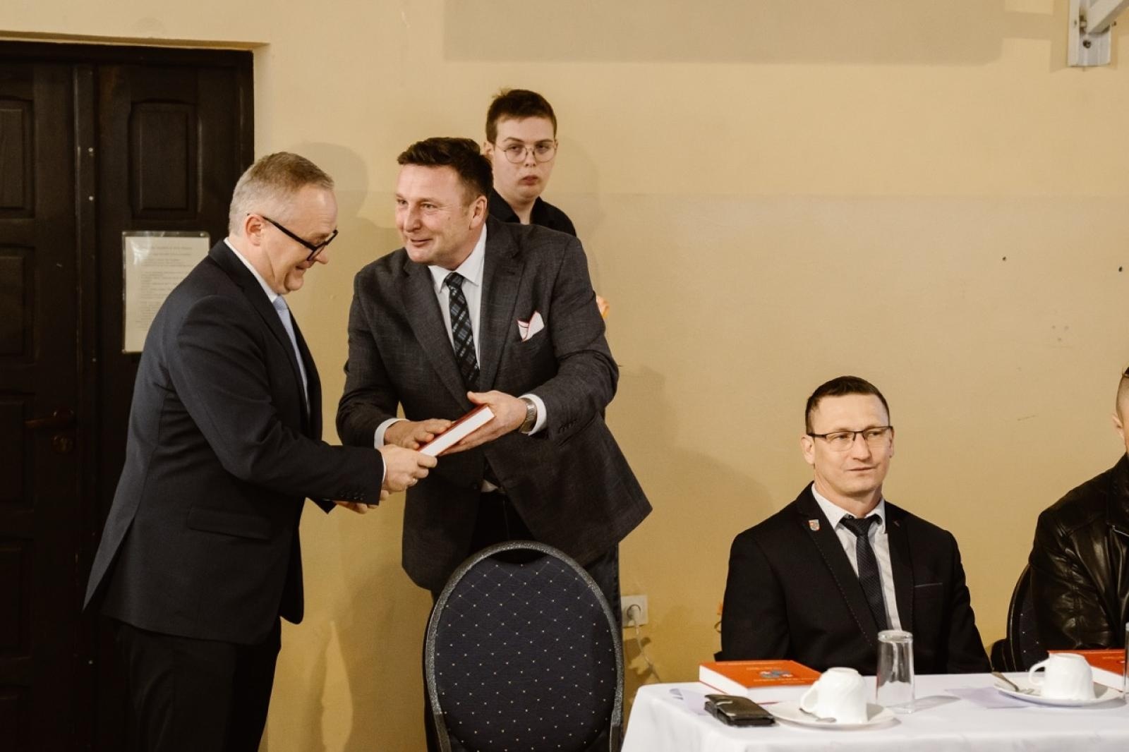 Zdjęcie w galerii na portalu naszraciborz.pl: Maków doczekał się monografii [FOTO] wiadomości z regionu