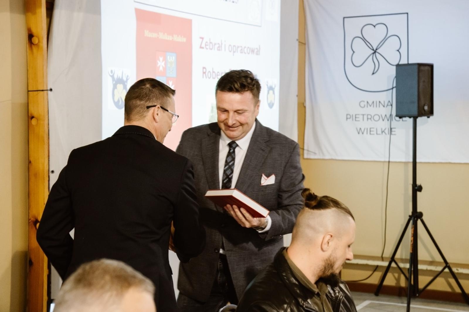 Zdjęcie w galerii na portalu naszraciborz.pl: Maków doczekał się monografii [FOTO] wiadomości z regionu