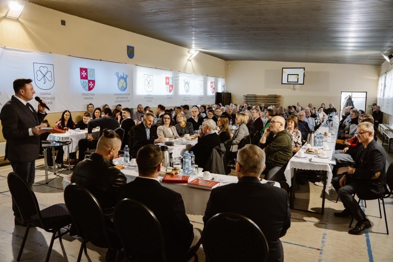 Zdjęcie w galerii na portalu naszraciborz.pl: Maków doczekał się monografii [FOTO] wiadomości z regionu