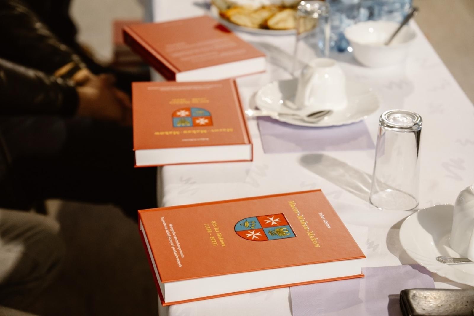 Zdjęcie w galerii na portalu naszraciborz.pl: Maków doczekał się monografii [FOTO] wiadomości z regionu