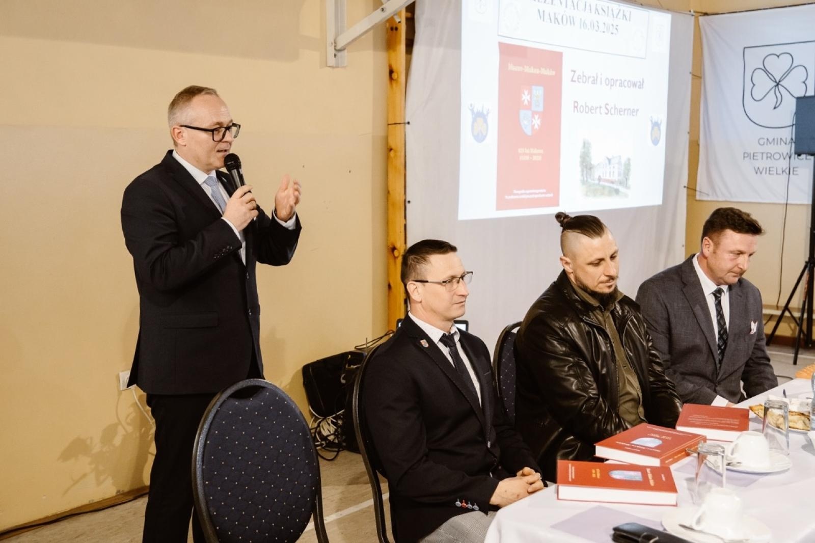 Zdjęcie w galerii na portalu naszraciborz.pl: Maków doczekał się monografii [FOTO] wiadomości z regionu