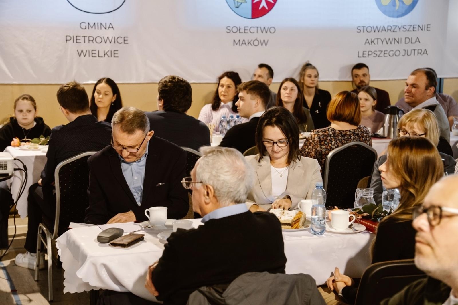 Zdjęcie w galerii na portalu naszraciborz.pl: Maków doczekał się monografii [FOTO] wiadomości z regionu