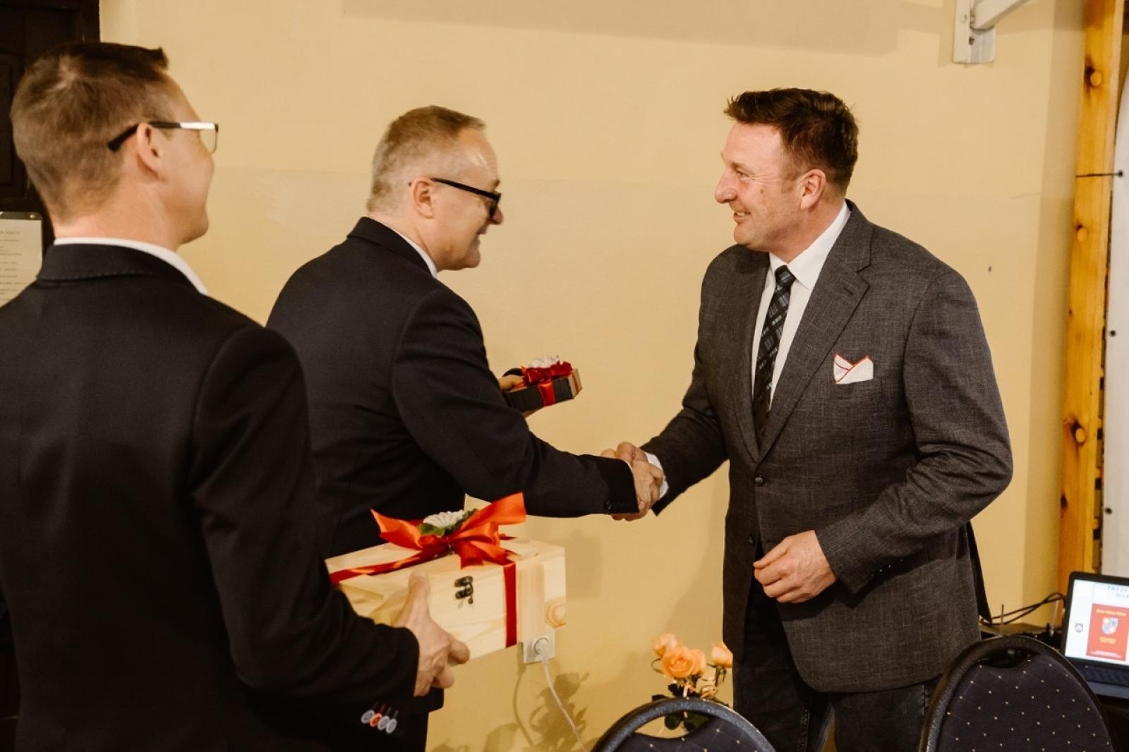 Zdjęcie w galerii na portalu naszraciborz.pl: Maków doczekał się monografii [FOTO] wiadomości z regionu