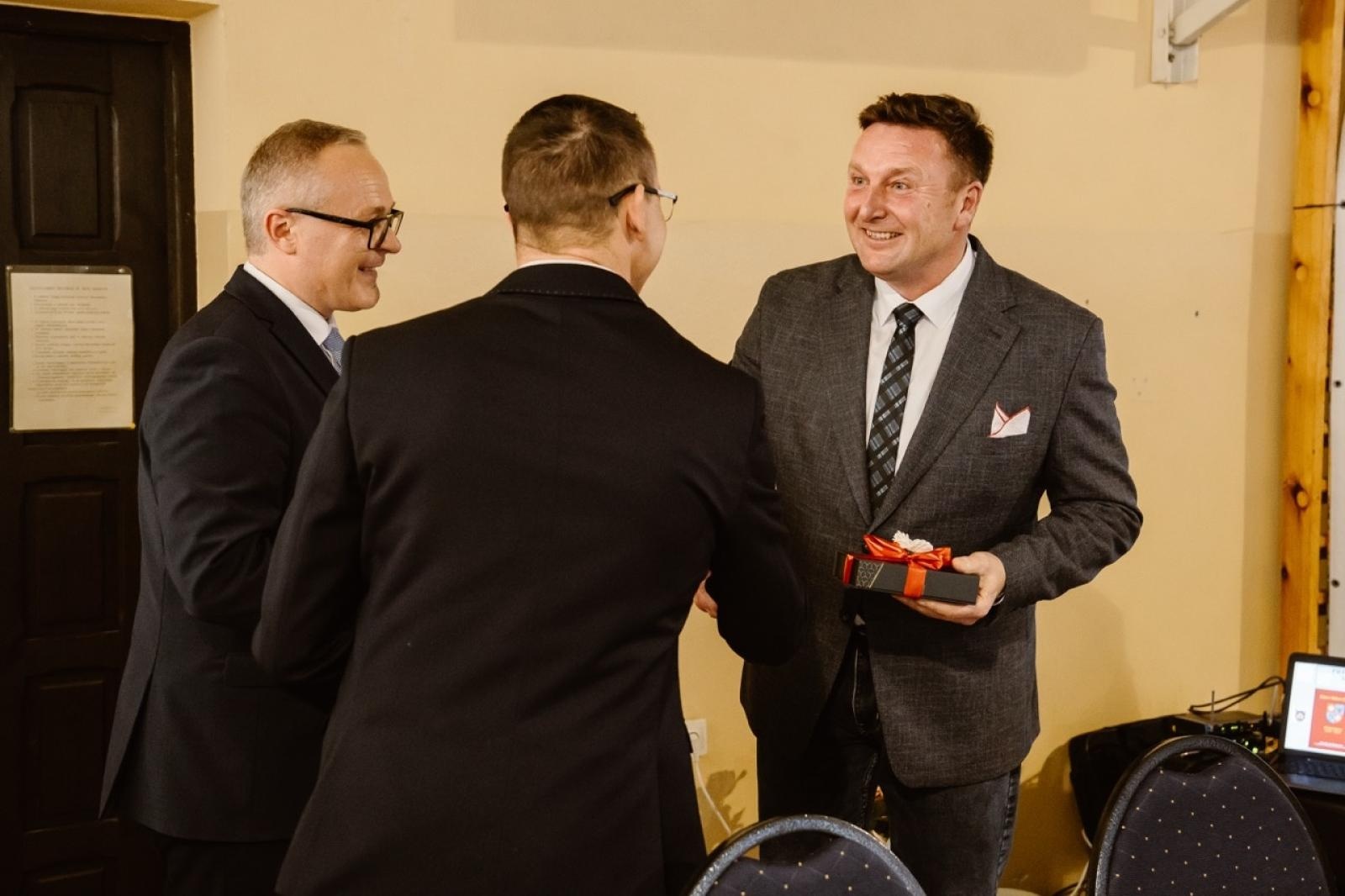 Zdjęcie w galerii na portalu naszraciborz.pl: Maków doczekał się monografii [FOTO] wiadomości z regionu