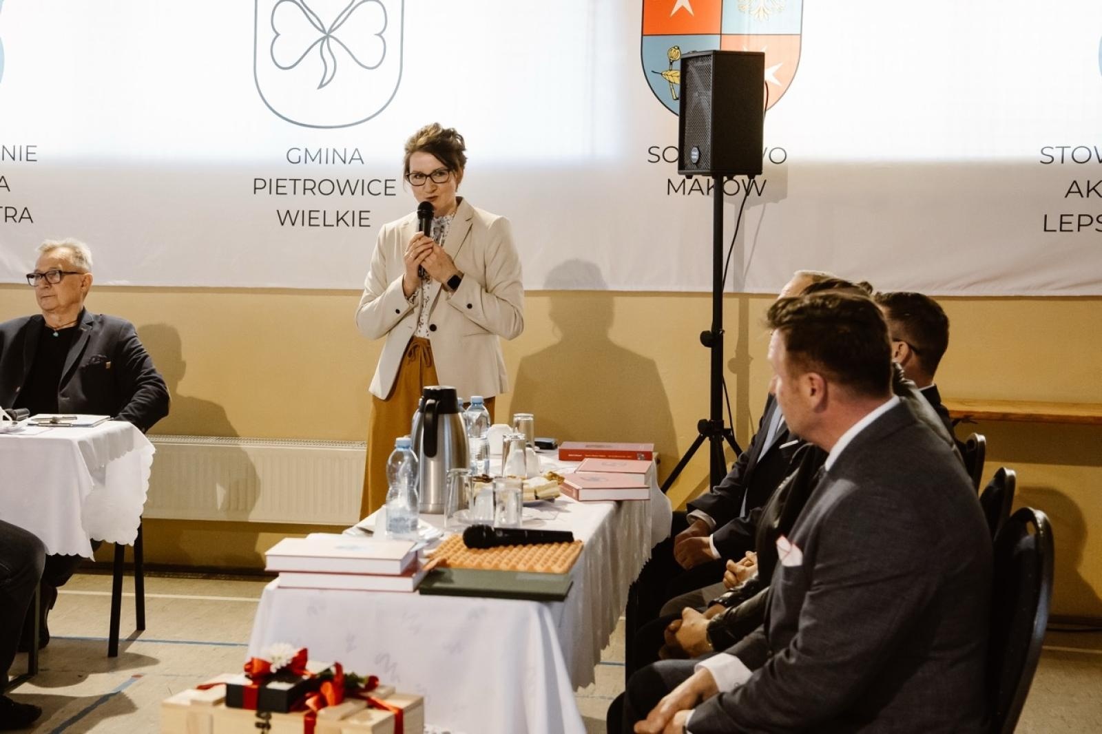 Zdjęcie w galerii na portalu naszraciborz.pl: Maków doczekał się monografii [FOTO] wiadomości z regionu