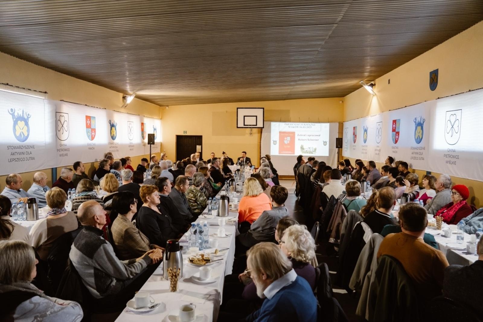 Zdjęcie w galerii na portalu naszraciborz.pl: Maków doczekał się monografii [FOTO] wiadomości z regionu