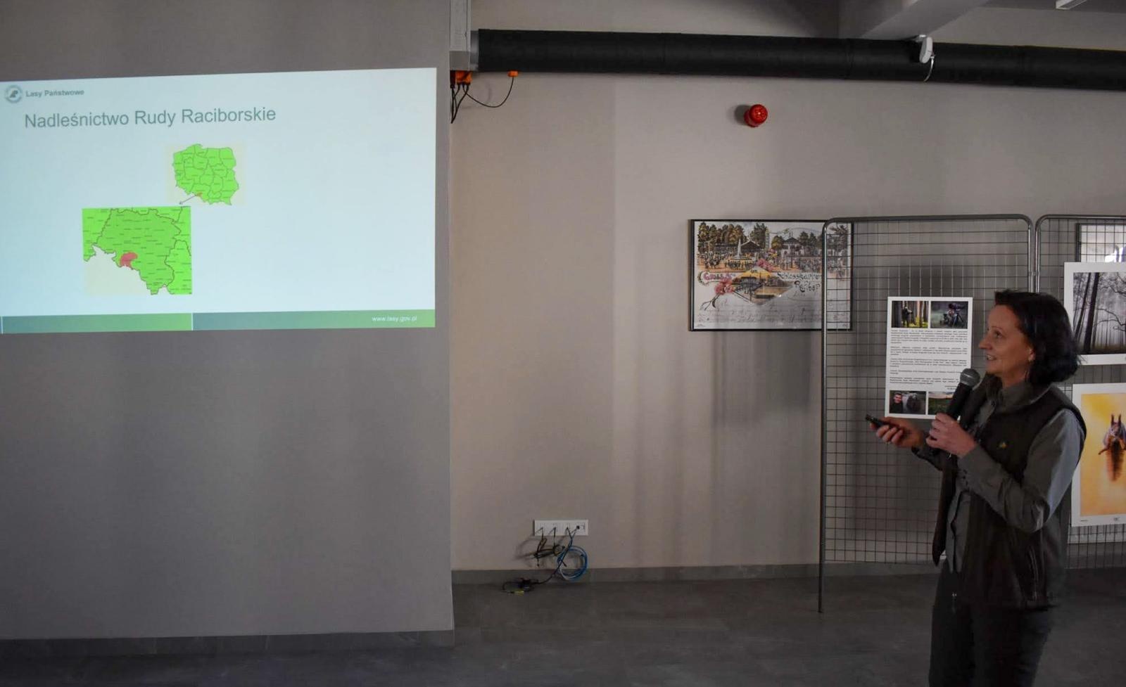 Zdjęcie w galerii na portalu naszraciborz.pl: Niedziela na Zamku Piastowskim. Coraz większa popularność spotkań historyczno-przyrodniczych wiadomości z regionu