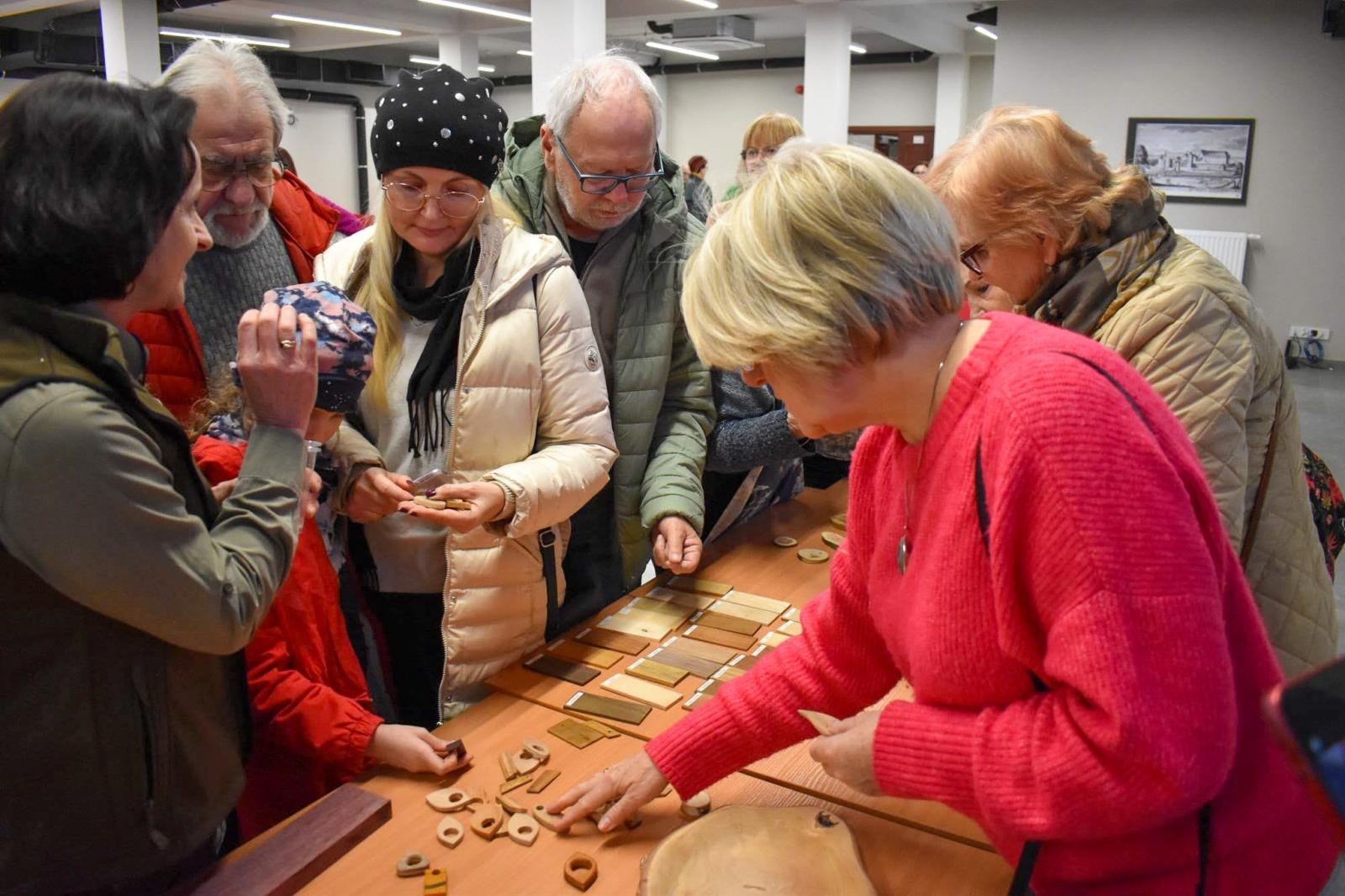 Zdjęcie w galerii na portalu naszraciborz.pl: Niedziela na Zamku Piastowskim. Coraz większa popularność spotkań historyczno-przyrodniczych wiadomości z regionu
