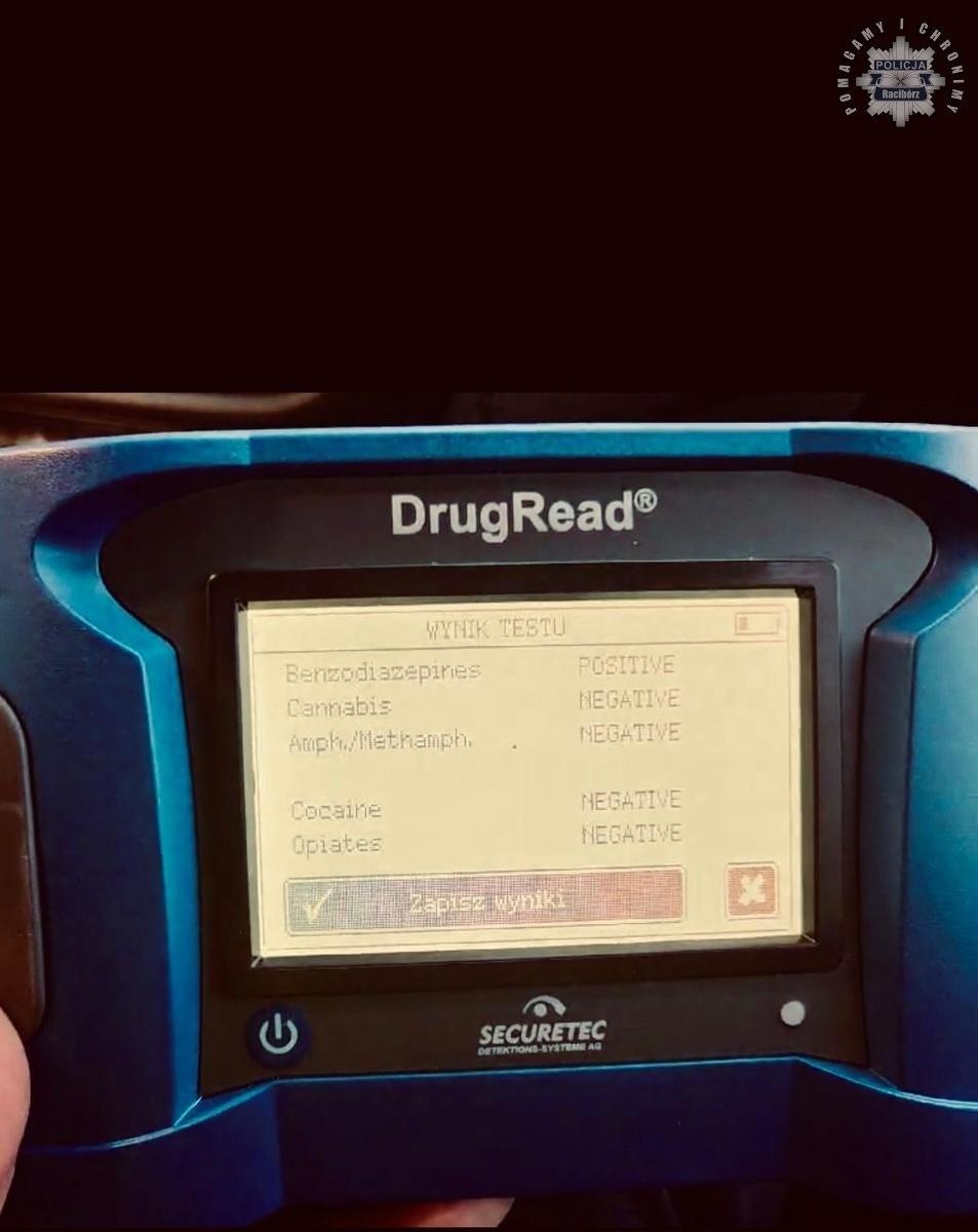 Zdjęcie w galerii na portalu naszraciborz.pl: Nerwowe zachowanie zdradziło kierowcę mercedesa wiadomości z regionu