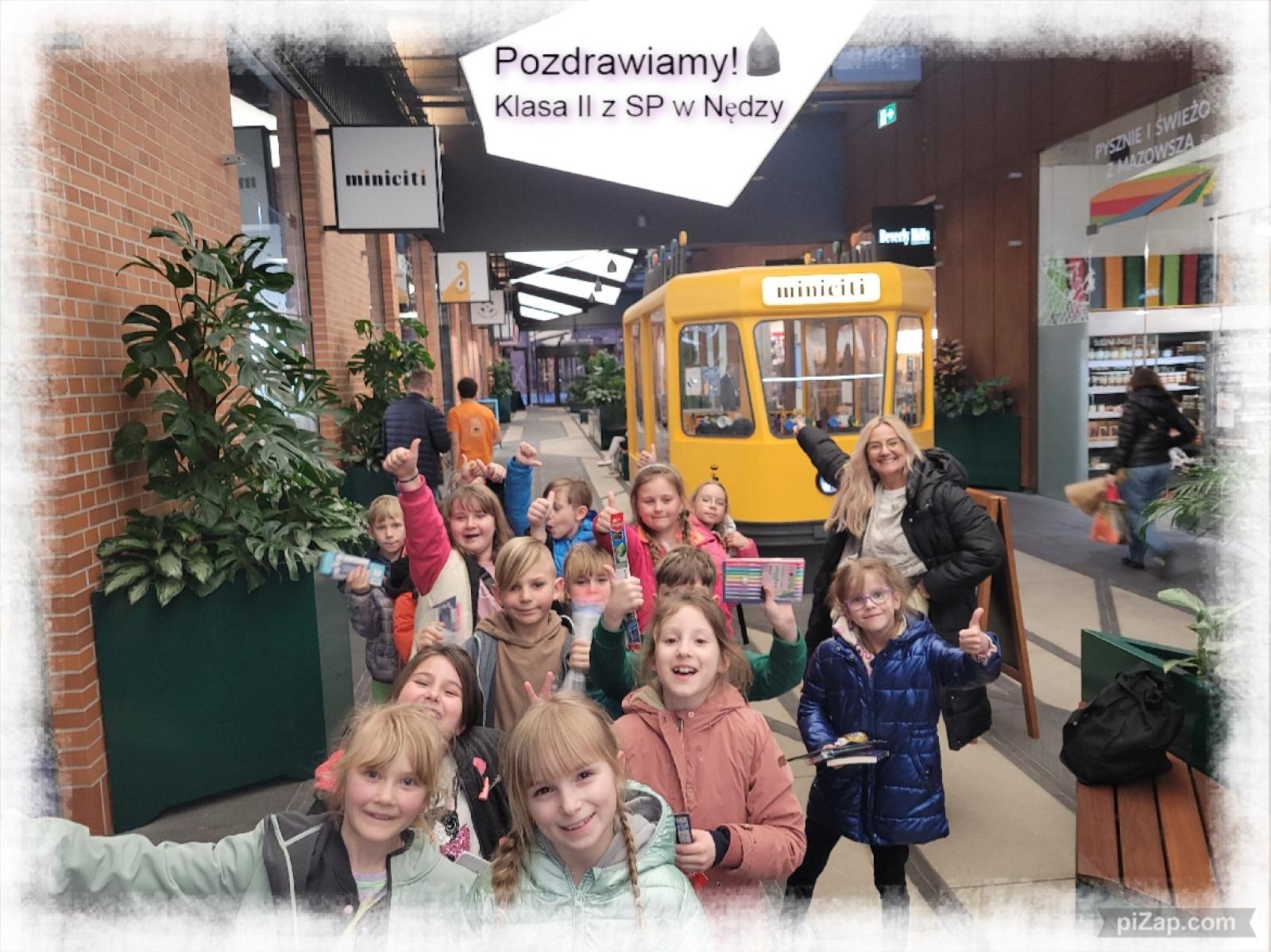 Zdjęcie w galerii na portalu naszraciborz.pl: Nędza. Laureaci ogólnopolskiego konkursu Misja Edukacja z wizytą w Warszawie! wiadomości z regionu