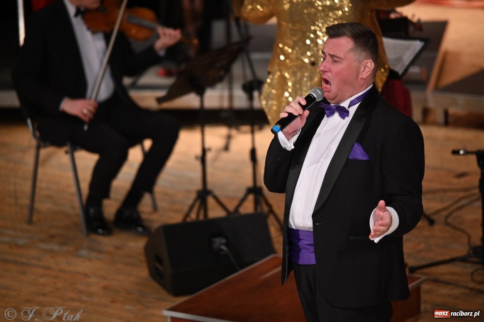 Zdjęcie w galerii na portalu naszraciborz.pl: Wielka gala wiedeńska – Johann Strauss i przyjaciele zachwyciła raciborską publiczność wiadomości z regionu