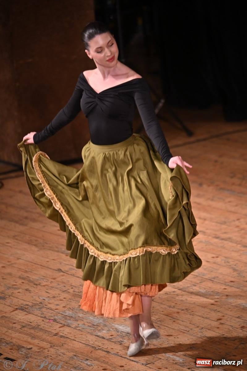 Zdjęcie w galerii na portalu naszraciborz.pl: Wielka gala wiedeńska – Johann Strauss i przyjaciele zachwyciła raciborską publiczność wiadomości z regionu