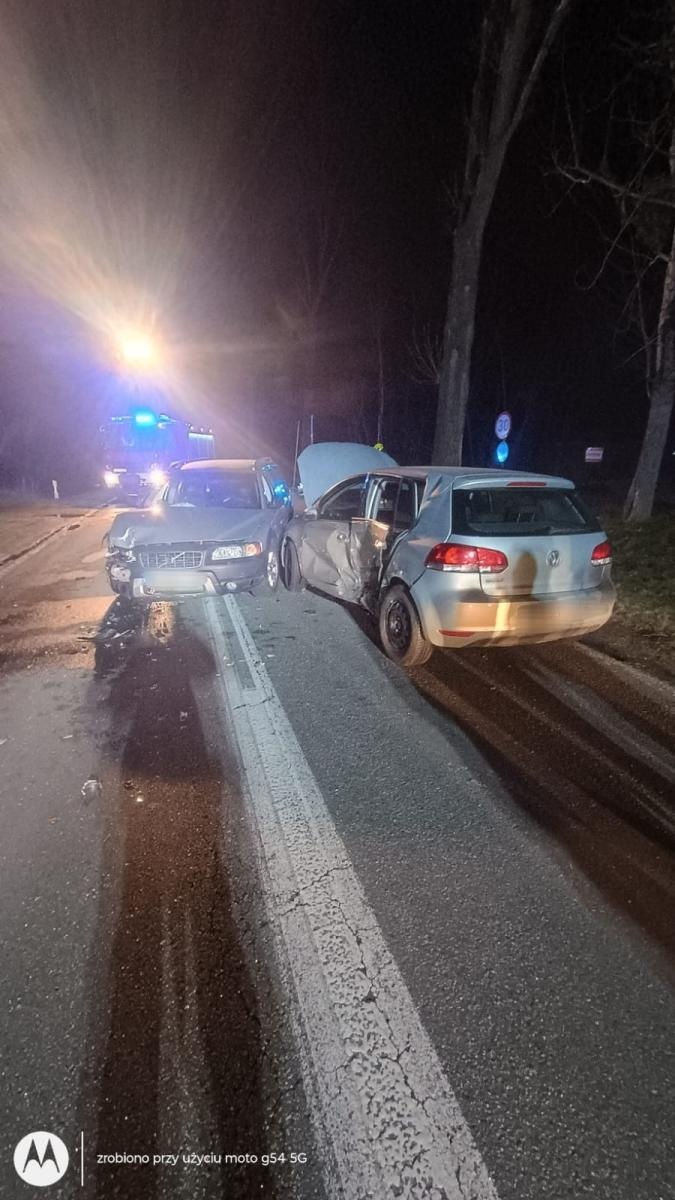 Zdjęcie w galerii na portalu naszraciborz.pl: Nieprawidłowe wyprzedzanie przyczyną kolizji w Babicach wiadomości z regionu