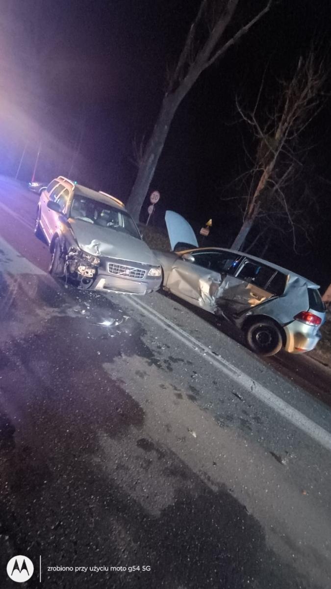 Zdjęcie w galerii na portalu naszraciborz.pl: Nieprawidłowe wyprzedzanie przyczyną kolizji w Babicach wiadomości z regionu