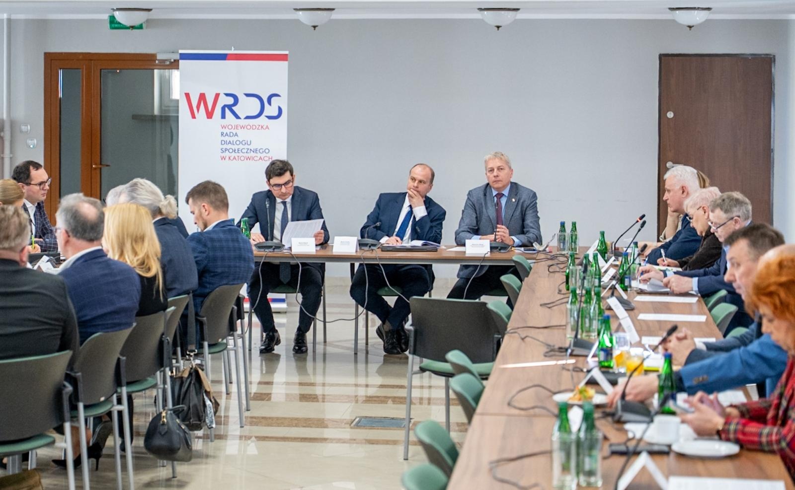Zdjęcie w galerii na portalu naszraciborz.pl: Posiedzenie Wojewódzkiej Rady Dialogu Społecznego w Katowicach wiadomości z regionu