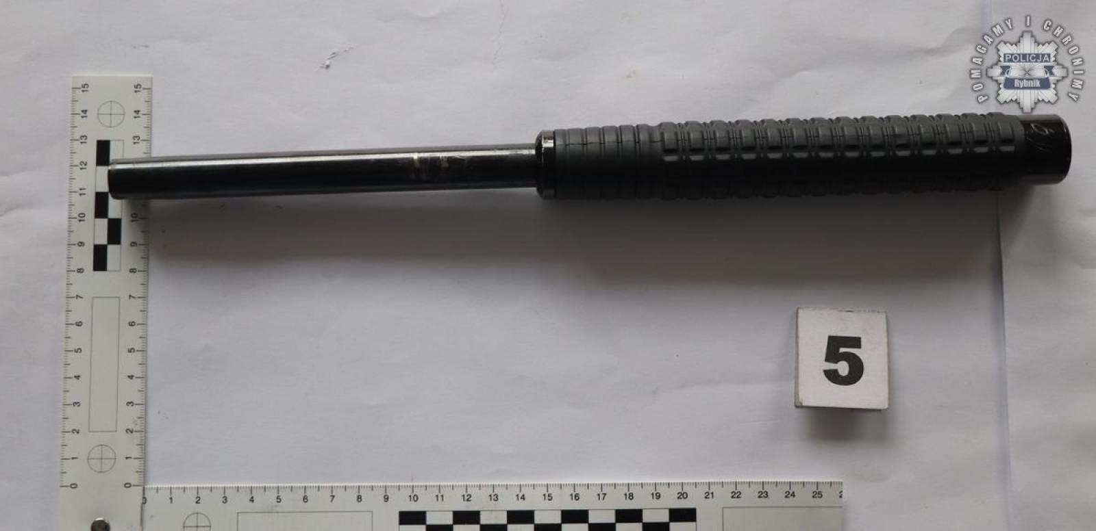 Zdjęcie w galerii na portalu naszraciborz.pl: Brutalny napad z maczetą i bronią gazową. Żądali zwrotu długu syna wiadomości z regionu