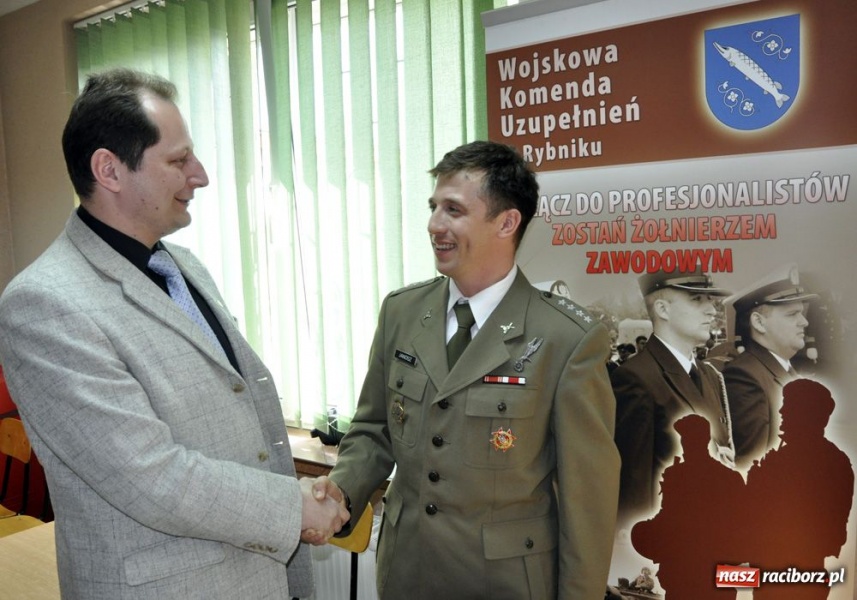 Zdjęcie w galerii na portalu naszraciborz.pl: Dajemy wędkę, łapmy rybki wiadomości z regionu