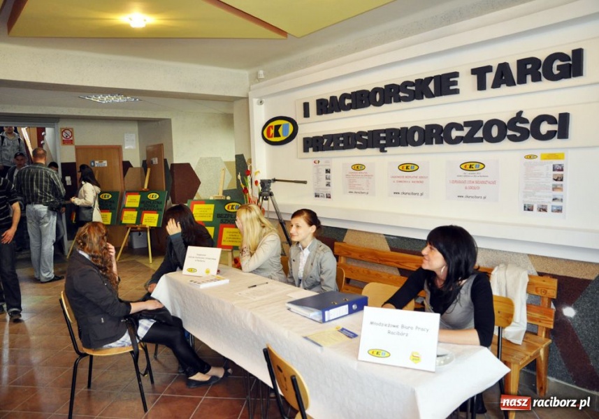 Zdjęcie w galerii na portalu naszraciborz.pl: Dajemy wędkę, łapmy rybki wiadomości z regionu