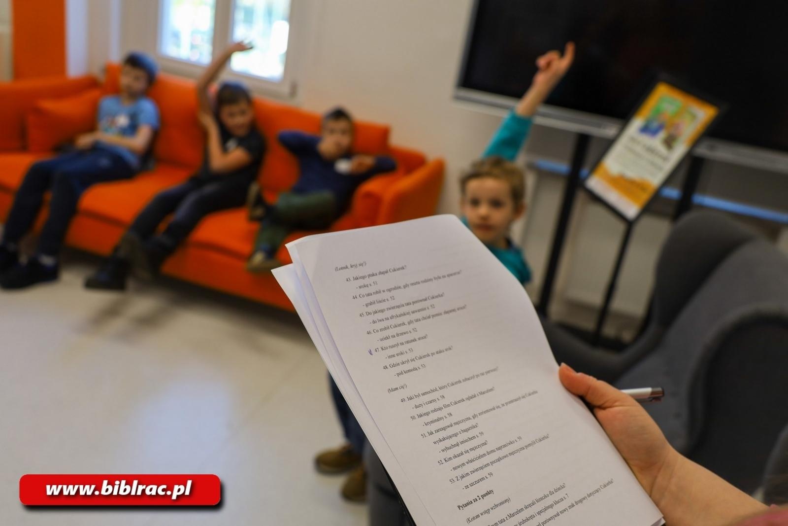 Zdjęcie w galerii na portalu naszraciborz.pl: Cukierku, ty łobuzie! W bibliotece rozstrzygnięto konkurs wiedzy dla dzieci wiadomości z regionu