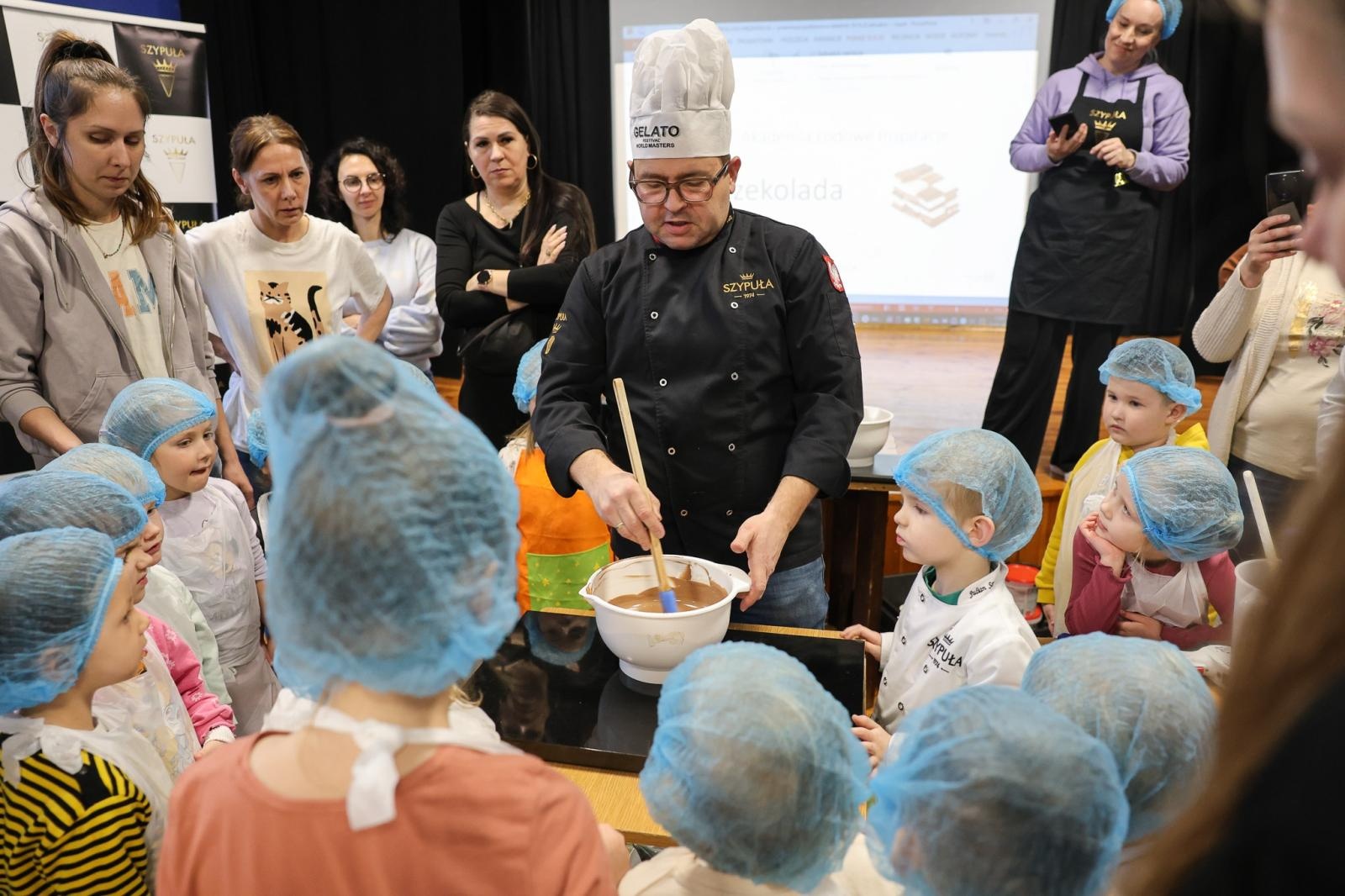 Zdjęcie w galerii na portalu naszraciborz.pl: Mali Odkrywcy i fabryka czekolady! Słodkie warsztaty w Strzesze  wiadomości z regionu