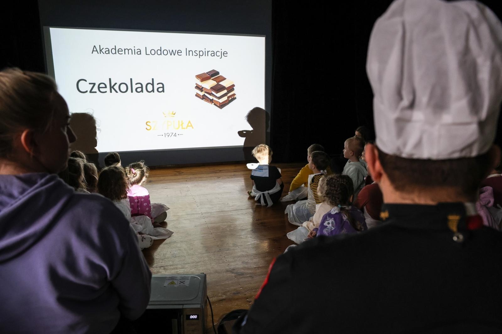 Zdjęcie w galerii na portalu naszraciborz.pl: Mali Odkrywcy i fabryka czekolady! Słodkie warsztaty w Strzesze  wiadomości z regionu