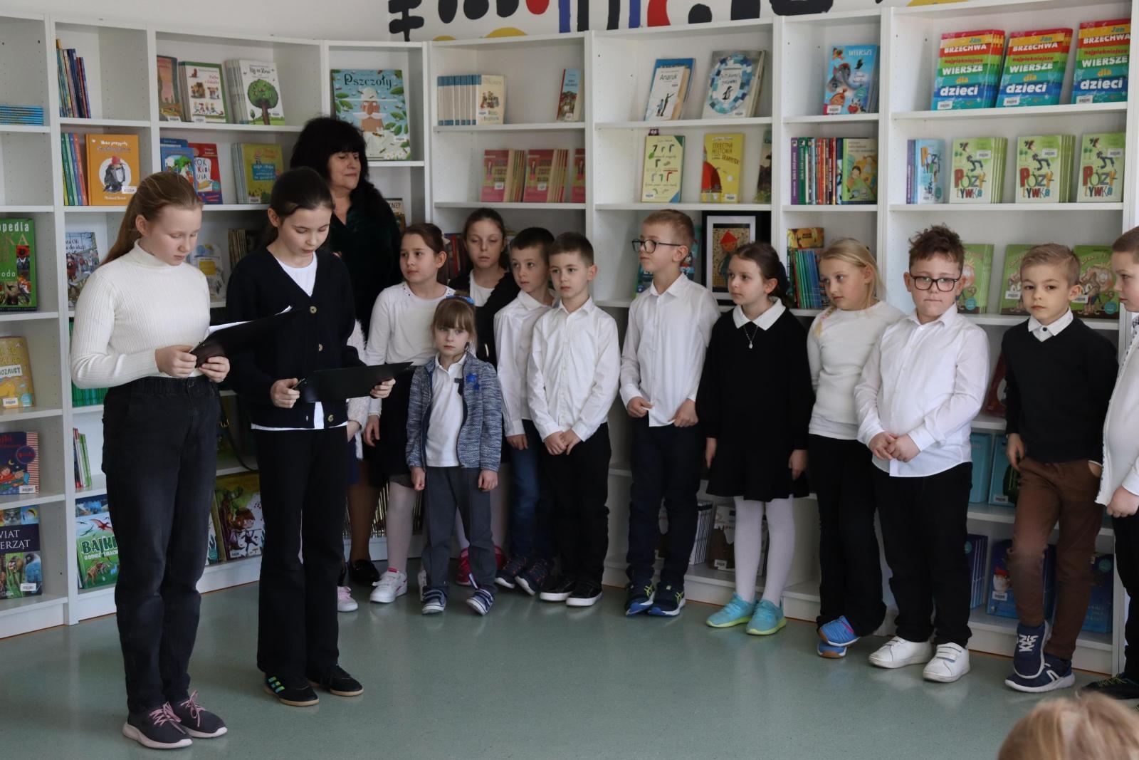 Zdjęcie w galerii na portalu naszraciborz.pl: Reaktywacja biblioteki w ZSP w Rudniku zakończona sukcesem wiadomości z regionu